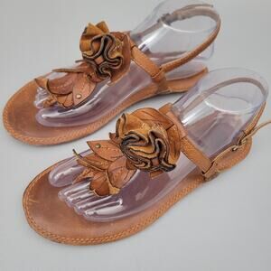 FRYE Flower T Strap Leather Flat Thong Sandals Size 8 M